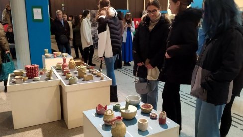 SVE BOJE AFRIKE: Kreativne radionice i izložba radova u Muzeju afričke umetnosti u Beogradu SVE BOJE AFRIKE: Kreativne radionice i izložba radova u Muzeju afričke umetnosti u Beogradu