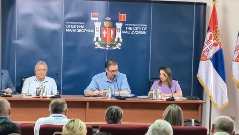 СВЕ ЈЕ ДОБРО У ОВОЈ ДРЖАВИ, САМО ТРЕБА РАДИТИ И ТРУДИТИ СЕ: Електричар од 90 година, похвалио стање у Србији СВЕ ЈЕ ДОБРО У ОВОЈ ДРЖАВИ, САМО ТРЕБА РАДИТИ И ТРУДИТИ СЕ: Електричар од 90 година, похвалио стање у Србији