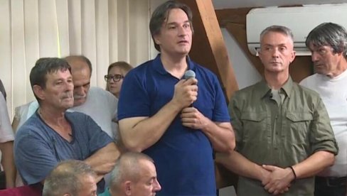 SAKAN PRIZNAO DA SU NEKI PROTESTANTI PLAĆENI OD STRANACA: Vučić - Koja bre grupa? Imate obavezu prema svojoj državi da joj pomognete SAKAN PRIZNAO DA SU NEKI PROTESTANTI PLAĆENI OD STRANACA: Vučić - Koja bre grupa? Imate obavezu prema svojoj državi da joj pomognete