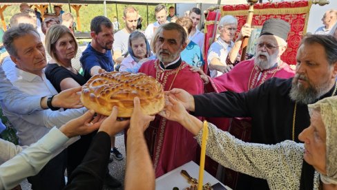 SLAVA HRAMA JUNAČKOG SELA -MEZGRAJA SIBMOL SLOBODE I ČOJSTVA SLAVA HRAMA JUNAČKOG SELA -MEZGRAJA SIBMOL SLOBODE I ČOJSTVA