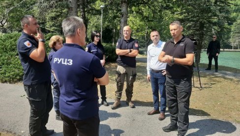 МИНИСТАР БЕЗБЕДНОСТИ БиХ, НЕНАД НЕШИЋ, ПОСЕТИО ТЈЕНТИШТЕ И ПОДРУЧЈЕ НП СУТЈЕСКА, ЗАХВАЋЕНЕ ПОЖАРОМ Драгоцена помоћ из Србије МИНИСТАР БЕЗБЕДНОСТИ БиХ, НЕНАД НЕШИЋ, ПОСЕТИО ТЈЕНТИШТЕ И ПОДРУЧЈЕ НП СУТЈЕСКА, ЗАХВАЋЕНЕ ПОЖАРОМ Драгоцена помоћ из Србије