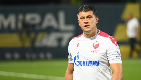 ŠTA TREBA, DA GA OBESIMO NA TERAZIJAMA? Trener Zvezde grmi posle poraza u Norveškoj ŠTA TREBA, DA GA OBESIMO NA TERAZIJAMA? Trener Zvezde grmi posle poraza u Norveškoj