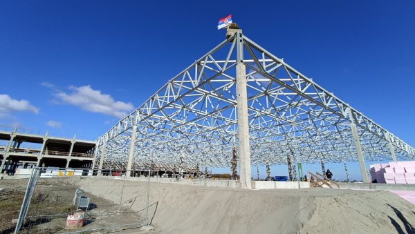 ВЕЋ ПОЧИЊЕ ИЗГРАДЊА ФАБРИКА ВРЕДНОСТИ ПОЛА МИЛИЈАРДЕ ЕВРА: Новости истражују - Какви су ефекти укидања накнаде за конверзију ВЕЋ ПОЧИЊЕ ИЗГРАДЊА ФАБРИКА ВРЕДНОСТИ ПОЛА МИЛИЈАРДЕ ЕВРА: Новости истражују - Какви су ефекти укидања накнаде за конверзију