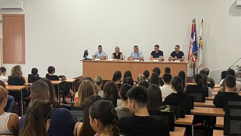 PUTOVANJE ZA NAJBOLJE OSNOVCE: Opština Obrenovac nagradila najbolje maturante i studente PUTOVANJE ZA NAJBOLJE OSNOVCE: Opština Obrenovac nagradila najbolje maturante i studente