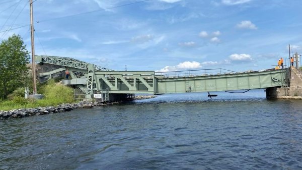 ИЗ ВРЕМЕНА ВУДРОА ВИЛСОНА: Срушио се стогодишњи мост на граници САД и Канаде ИЗ ВРЕМЕНА ВУДРОА ВИЛСОНА: Срушио се стогодишњи мост на граници САД и Канаде