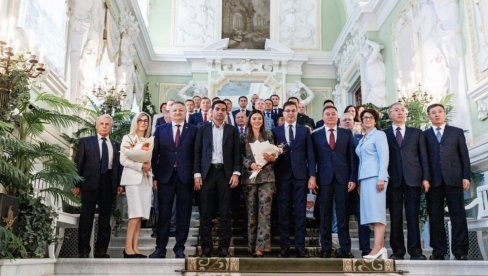 DELEGACIJA NOVOG SADA BORAVI U NIŽNJEM NOVGORODU: Praznična poseta ruskom gradu pobratimu DELEGACIJA NOVOG SADA BORAVI U NIŽNJEM NOVGORODU: Praznična poseta ruskom gradu pobratimu