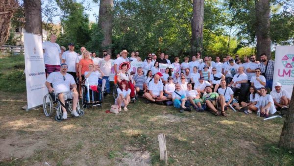 И МИ СМО НА ДРИНИ: Одржана чувена Дринска регата код Љубовије за инвалиде (ФОТО) И МИ СМО НА ДРИНИ: Одржана чувена Дринска регата код Љубовије за инвалиде (ФОТО)