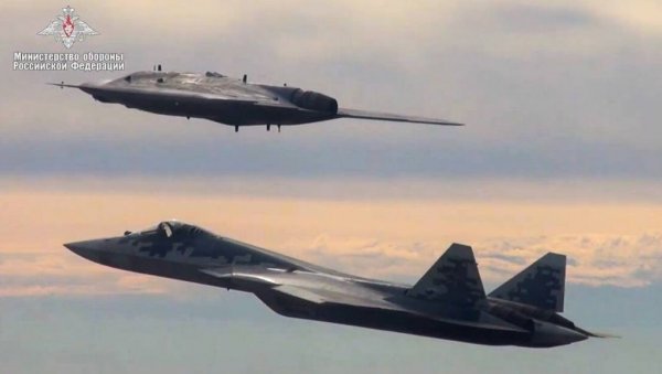 РУСИМА СТИГЛИ МОЋНИ ЛОВЦИ: Ваздушно-космичке снаге добиле нову транша Су-57 и Су-34 (ВИДЕО) РУСИМА СТИГЛИ МОЋНИ ЛОВЦИ: Ваздушно-космичке снаге добиле нову транша Су-57 и Су-34 (ВИДЕО)