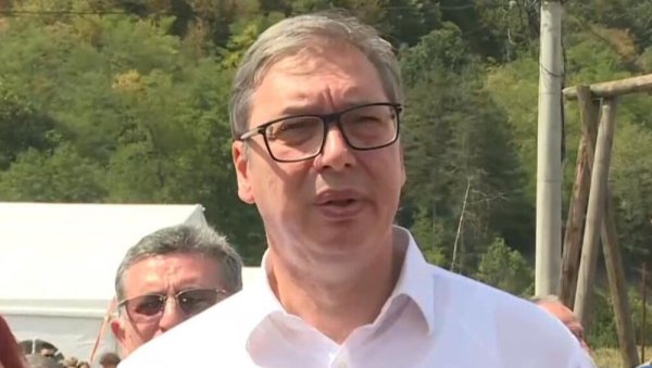 У СРБИЈИ ПОСТОЈИ ЈОШ ЈЕДНО ОГРОМНО НАЛАЗИШТЕ ЗЛАТА Вучић на питање Новости - Наведена је шира локација, али полако У СРБИЈИ ПОСТОЈИ ЈОШ ЈЕДНО ОГРОМНО НАЛАЗИШТЕ ЗЛАТА Вучић на питање Новости - Наведена је шира локација, али полако