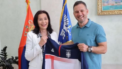 UŽIČANIN U OLIMPIJSKOM TIMU: Sa košarkašima do vrha sveta, a onda prijem za Eru kog su orlovi onoliko ishvalili UŽIČANIN U OLIMPIJSKOM TIMU: Sa košarkašima do vrha sveta, a onda prijem za Eru kog su orlovi onoliko ishvalili