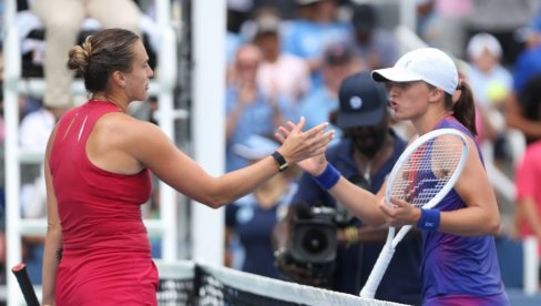 SABALENKA ĆE SE BORITI ZA TROFEJ: Beloruskinja pobedila najbolju na svetu u polufinalu Sinsinatija SABALENKA ĆE SE BORITI ZA TROFEJ: Beloruskinja pobedila najbolju na svetu u polufinalu Sinsinatija