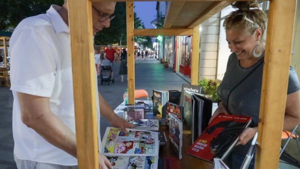 МЕЊАЖА ЈЕ КУЛАЖА: У центру Краљева одржана берза стрипа МЕЊАЖА ЈЕ КУЛАЖА: У центру Краљева одржана берза стрипа