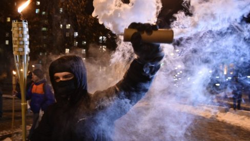 MASKE SU PALE: Opozicija i Hrvati za protest spremni MASKE SU PALE: Opozicija i Hrvati za protest spremni