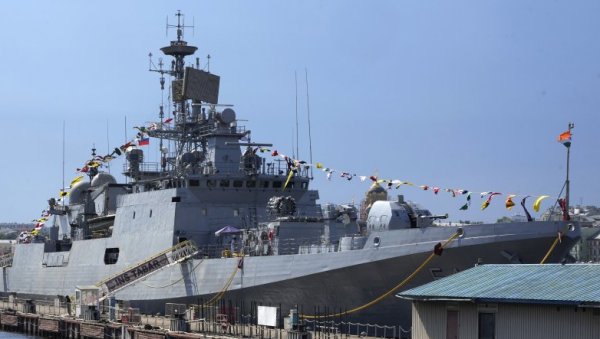 ПОСЕТА ЈЕ СВЕДОЧЕЊЕ ДУГОГ И СТАБИЛНОГ ОДНОСА: Моисејев стигао у Њу Делхи, очекују га састанци са Индијским војним званичницима ПОСЕТА ЈЕ СВЕДОЧЕЊЕ ДУГОГ И СТАБИЛНОГ ОДНОСА: Моисејев стигао у Њу Делхи, очекују га састанци са Индијским војним званичницима