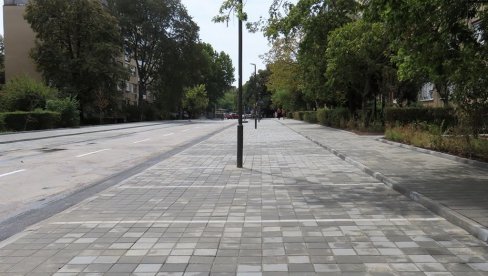 NASTAVLJENA OBNOVA NOVOSADSKIH PARKIRALIŠTA: U Vojvođanskoj ulici uređeno 86 parking-mesta NASTAVLJENA OBNOVA NOVOSADSKIH PARKIRALIŠTA: U Vojvođanskoj ulici uređeno 86 parking-mesta