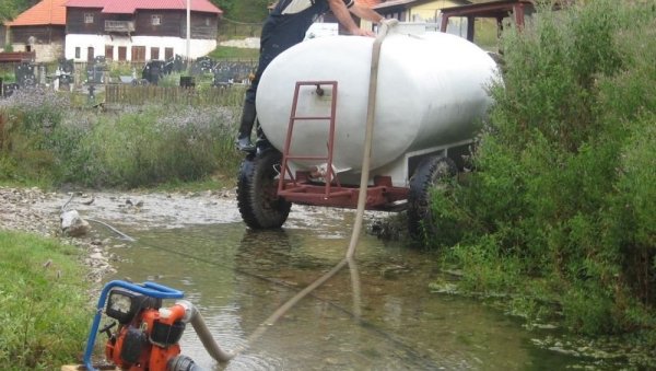 ЗБОГ НЕСТАШИЦЕ ВОДЕ: Уведена ванредна ситуација у Новој Вароши ЗБОГ НЕСТАШИЦЕ ВОДЕ: Уведена ванредна ситуација у Новој Вароши