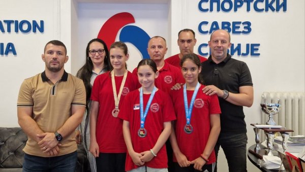 ВЕЛИКИ УСПЕХ СРПСКИХ СПОРТИСТА: Освојене 33 медаље на Светском купу у Кунгфу вушуу ВЕЛИКИ УСПЕХ СРПСКИХ СПОРТИСТА: Освојене 33 медаље на Светском купу у Кунгфу вушуу