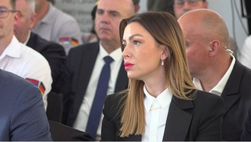 MINISTARKA MESAROVIĆ: Ova godina je bila rekordna za Srbiju po direktnim stranim investicijama MINISTARKA MESAROVIĆ: Ova godina je bila rekordna za Srbiju po direktnim stranim investicijama