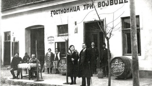 ТРГОВИНА И ЗАНАТИ ПОДИГЛИ ВАРОШ: Одлуком књаза Милоша, пре 190 година, настајала Ивањица, средиште нове старовлашке нахије ТРГОВИНА И ЗАНАТИ ПОДИГЛИ ВАРОШ: Одлуком књаза Милоша, пре 190 година, настајала Ивањица, средиште нове старовлашке нахије