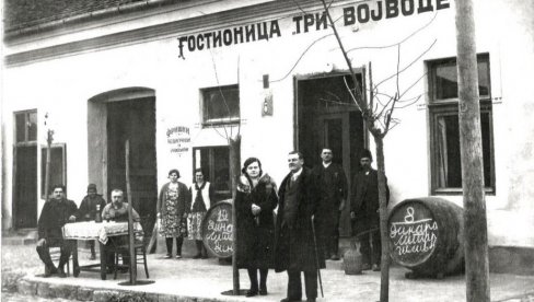 TRGOVINA I ZANATI PODIGLI VAROŠ: Odlukom knjaza Miloša, pre 190 godina, nastajala Ivanjica, središte nove starovlaške nahije TRGOVINA I ZANATI PODIGLI VAROŠ: Odlukom knjaza Miloša, pre 190 godina, nastajala Ivanjica, središte nove starovlaške nahije