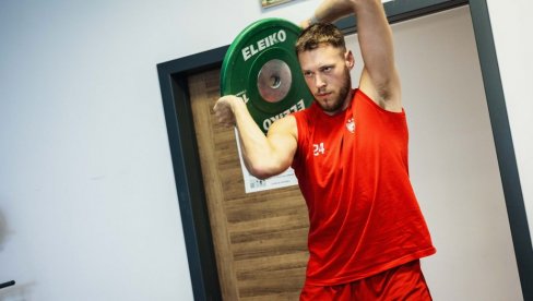 SAD JE SVE JASNO: Evo zašto Majk Daum nije igrao za Zvezdu protiv Dubaija SAD JE SVE JASNO: Evo zašto Majk Daum nije igrao za Zvezdu protiv Dubaija