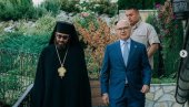 NE KRIJEM DA SAM VERUJUĆI ČOVEK: Premijer Vučević posetio manastir Tumane (FOTO) NE KRIJEM DA SAM VERUJUĆI ČOVEK: Premijer Vučević posetio manastir Tumane (FOTO)