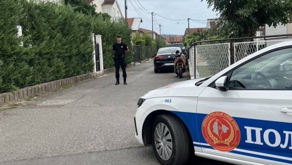 ХАПШЕЊА НА АУТО-ПУТУ У ЦРНОЈ ГОРИ: Дозвољено 100, јуре 204 километра на сат ХАПШЕЊА НА АУТО-ПУТУ У ЦРНОЈ ГОРИ: Дозвољено 100, јуре 204 километра на сат