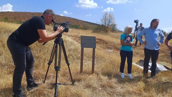 ЧЕТВРТ ВЕКА НИ ТРАГА, НИ ГЛАСА: Још није расветљена судбина првих новинара отетих на КиМ ЧЕТВРТ ВЕКА НИ ТРАГА, НИ ГЛАСА: Још није расветљена судбина првих новинара отетих на КиМ