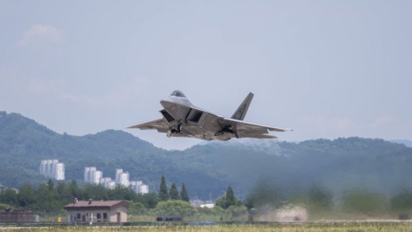 ОВО НИСТЕ ЗНАЛИ О Ф-22: Стелт ловац Рептор настао је услед бриге око софистициране совјетске ПВО у Сирији (ВИДЕО) ОВО НИСТЕ ЗНАЛИ О Ф-22: Стелт ловац Рептор настао је услед бриге око софистициране совјетске ПВО у Сирији (ВИДЕО)