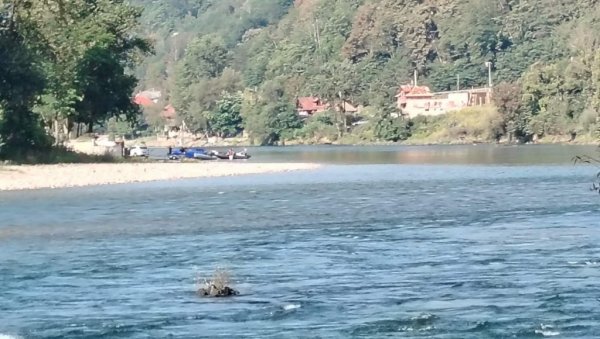 НОВОСТИ САЗНАЈУ: Пронађена тела пет миграната у Дрини, наставак потраге за још двоје утопљеника НОВОСТИ САЗНАЈУ: Пронађена тела пет миграната у Дрини, наставак потраге за још двоје утопљеника