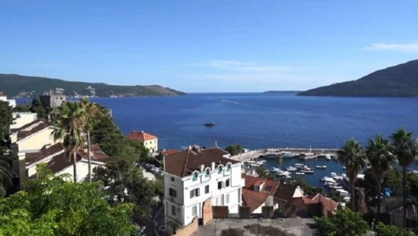 ОПЕТ РЕСТРИКТИВНО ВОДОСНАБДЕВАЊЕ: Почетак септембра у Херцег Новом - вода само са локалних изворишта ОПЕТ РЕСТРИКТИВНО ВОДОСНАБДЕВАЊЕ: Почетак септембра у Херцег Новом - вода само са локалних изворишта