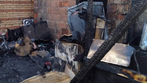 MACOLOM PROBIJALI ZID: Na sve načine pokušavali da spasu porodicu iz plamena - novi detalji nezapamćene tragedije u Novom Sadu (FOTO) MACOLOM PROBIJALI ZID: Na sve načine pokušavali da spasu porodicu iz plamena - novi detalji nezapamćene tragedije u Novom Sadu (FOTO)