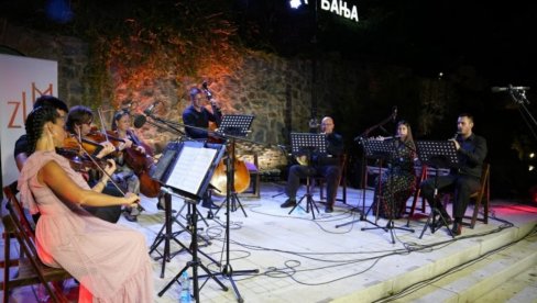 DVORSKA MUZIKA ZA KRAJ: Završen vrnjački Međunarodni Festival klasične kamerne muzike DVORSKA MUZIKA ZA KRAJ: Završen vrnjački Međunarodni Festival klasične kamerne muzike
