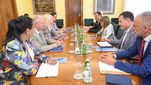 SRBIJA PREPOZNAJE ZNAČAJ VEŠTAČKE INTELIGENCIJE: Jelena Begović i Maja Gojković razgovarale o razvo SRBIJA PREPOZNAJE ZNAČAJ VEŠTAČKE INTELIGENCIJE: Jelena Begović i Maja Gojković razgovarale o razvo