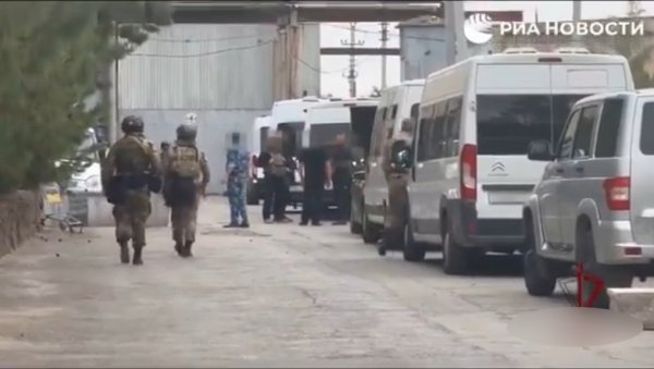СПЕЦИЈАЛЦИ УПАЛИ У ПОДРУЧЈЕ ЗАТВОРА: Први снимци талачке кризе у Волгограду, реаговали и снајперисти (ВИДЕО) СПЕЦИЈАЛЦИ УПАЛИ У ПОДРУЧЈЕ ЗАТВОРА: Први снимци талачке кризе у Волгограду, реаговали и снајперисти (ВИДЕО)
