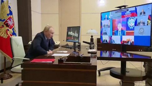 ПУТИНА ОБАВЕСТИЛИ О ТАЛАЧКОЈ КРИЗИ У ЗАТВОРУ: Оно што је тада урадио виђено је први пут (ВИДЕО) ПУТИНА ОБАВЕСТИЛИ О ТАЛАЧКОЈ КРИЗИ У ЗАТВОРУ: Оно што је тада урадио виђено је први пут (ВИДЕО)