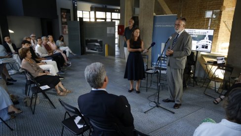 ŽIVIMO U PERIODU MRŽNJE I NASILJA: Ristić, Ferguson i Šerban na panelu u Memorijalnom centru Staro sajmište (FOTO) ŽIVIMO U PERIODU MRŽNJE I NASILJA: Ristić, Ferguson i Šerban na panelu u Memorijalnom centru Staro sajmište (FOTO)