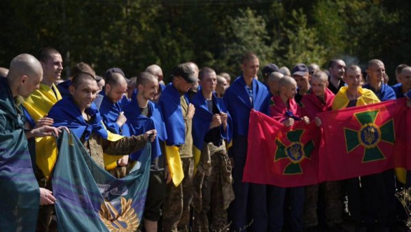ВЕЛИКА РАЗМЕНА ЗАРОБЉЕНИКА РУСИЈЕ И УКРАЈИНЕ: У Кијев стигли борци Азовстаља (ВИДЕО) ВЕЛИКА РАЗМЕНА ЗАРОБЉЕНИКА РУСИЈЕ И УКРАЈИНЕ: У Кијев стигли борци Азовстаља (ВИДЕО)