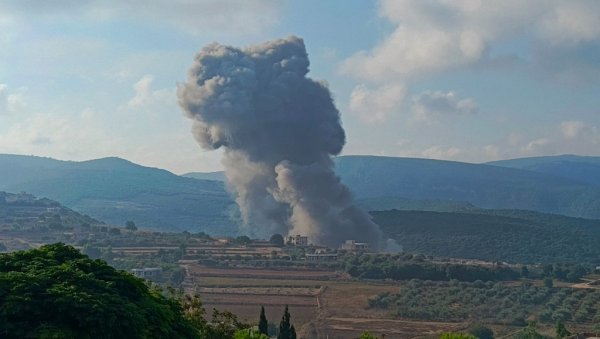 НАПАД ХЕЗБОЛАХА НА ИЗРАЕЛ: Лансирано више од 320 ракета на 11 база, Израел одмах одговорио - уведено ванредно стање НАПАД ХЕЗБОЛАХА НА ИЗРАЕЛ: Лансирано више од 320 ракета на 11 база, Израел одмах одговорио - уведено ванредно стање