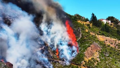 POPULARNA TURISTIČKA DESTINACIJA GORI DANIMA: Vatrogasci imali pune ruke posla, napokon stigle dobre vesti (VIDEO) POPULARNA TURISTIČKA DESTINACIJA GORI DANIMA: Vatrogasci imali pune ruke posla, napokon stigle dobre vesti (VIDEO)