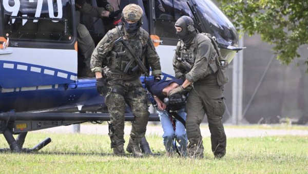 СУМЊА СЕ ДА ЈЕ НАПАДАЧ ПРИПАДНИК ИСЛАМСКЕ ДРЖАВЕ: Нови детаљи о крвавом пиру у Немачкој СУМЊА СЕ ДА ЈЕ НАПАДАЧ ПРИПАДНИК ИСЛАМСКЕ ДРЖАВЕ: Нови детаљи о крвавом пиру у Немачкој