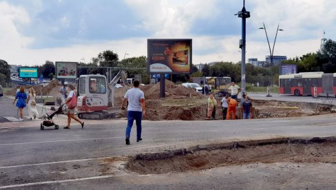 NOVE IZMENE ZBOG FINALNIH RADOVA: Kružni tok kod Ušća napreduje svakog dana, kraj radova očekuje se do kraja nedelje NOVE IZMENE ZBOG FINALNIH RADOVA: Kružni tok kod Ušća napreduje svakog dana, kraj radova očekuje se do kraja nedelje