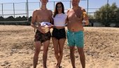 ДВА ДАНА ВРХУНСКЕ ОДБОЈКЕ НА ПЛАЖИ: Спектакл на купалишту Пескара у Зрењанину ДВА ДАНА ВРХУНСКЕ ОДБОЈКЕ НА ПЛАЖИ: Спектакл на купалишту Пескара у Зрењанину