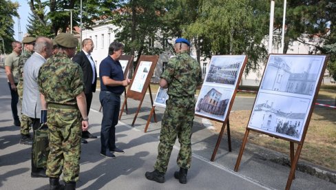 JAKA VOJSKA JE GARANT BEZBEDNOSTI: Ministar Gašić prisustvovao početku infrastrukturnih radova u kasarni „Dedinje“ (FOTO) JAKA VOJSKA JE GARANT BEZBEDNOSTI: Ministar Gašić prisustvovao početku infrastrukturnih radova u kasarni „Dedinje“ (FOTO)