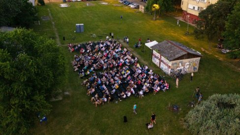 NA NOVIM I STARIM LOKACIJAMA: Jubilarni 2114 Film fest na Novom naselju u Novom Sadu od 29. avgusta do 1. septembra NA NOVIM I STARIM LOKACIJAMA: Jubilarni 2114 Film fest na Novom naselju u Novom Sadu od 29. avgusta do 1. septembra