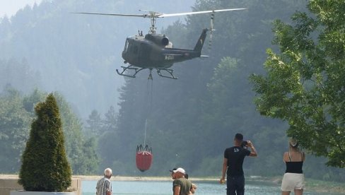 HELIKOPTER ZAKAČIO ŽICE I PAO U JEZERO: Detalji incidenta tokom probe spasavanja pred vežbu Eufora i Oružanih snaga BiH HELIKOPTER ZAKAČIO ŽICE I PAO U JEZERO: Detalji incidenta tokom probe spasavanja pred vežbu Eufora i Oružanih snaga BiH
