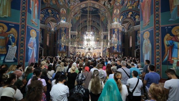 ПОЧЕЛЕ ГОСПОЈИНСКЕ СВЕЧАНОСТИ У КРАГУЈЕВЦУ : Сабор народног стваралаштва по петнести пут ПОЧЕЛЕ ГОСПОЈИНСКЕ СВЕЧАНОСТИ У КРАГУЈЕВЦУ : Сабор народног стваралаштва по петнести пут