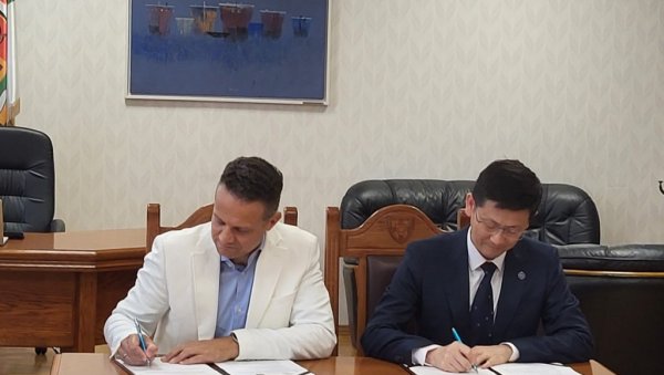 УНИВЕРЗИТЕТ У КРАГУЈЕВЦУ : Са Шангајским Универзитетом медицине и здравствених наука потписан уговор о сарадњи УНИВЕРЗИТЕТ У КРАГУЈЕВЦУ : Са Шангајским Универзитетом медицине и здравствених наука потписан уговор о сарадњи