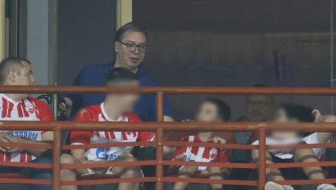 PREDSEDNIK SRBIJE DOŠAO NA MARAKANU: Vučić bodri Crvenu zvezdu PREDSEDNIK SRBIJE DOŠAO NA MARAKANU: Vučić bodri Crvenu zvezdu
