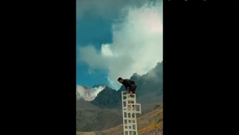 VRATOLOMIJA NA 3200 METARA: Kazahstanski akrobat Galimzhan Auesbai prkosi gravitaciji (VIDEO) VRATOLOMIJA NA 3200 METARA: Kazahstanski akrobat Galimzhan Auesbai prkosi gravitaciji (VIDEO)